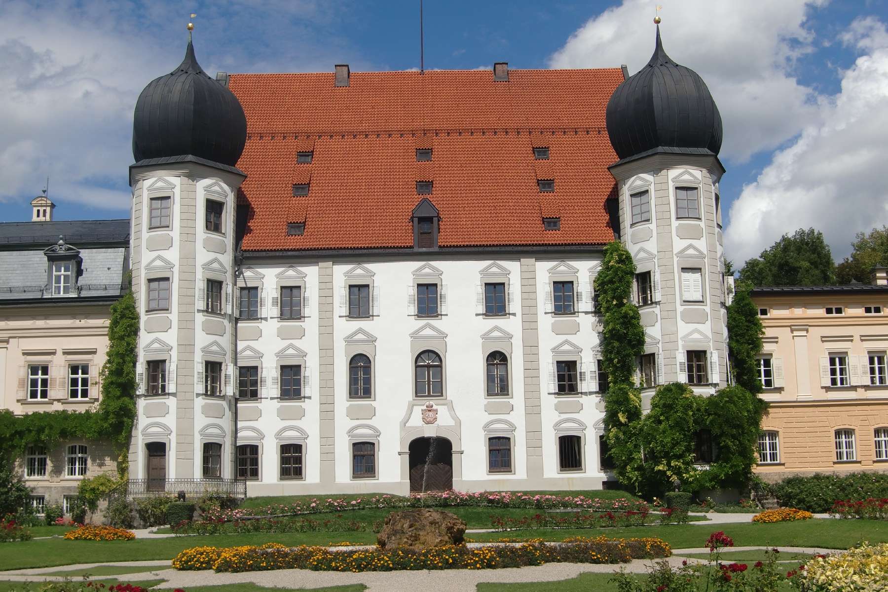 Schloss Maxlrain.jpg