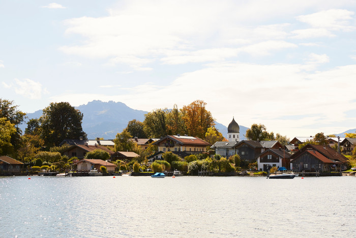 Herbstliche Fraueninsel mit Campanile-©Chiemsee-Alpenland Tourismus.jpg