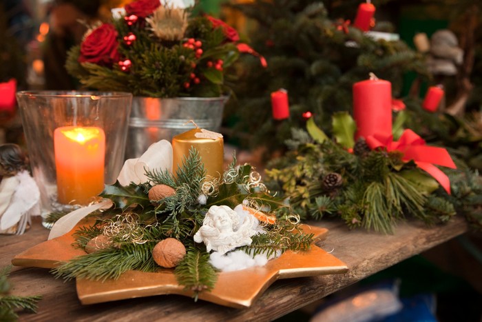 christkindlmarkt-weihnachtsmarkt-weihnachten-advent-kerzen-stern.jpg